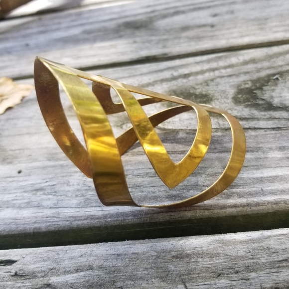 Aztec solid brass cuff bracelet - Picture 3 of 4